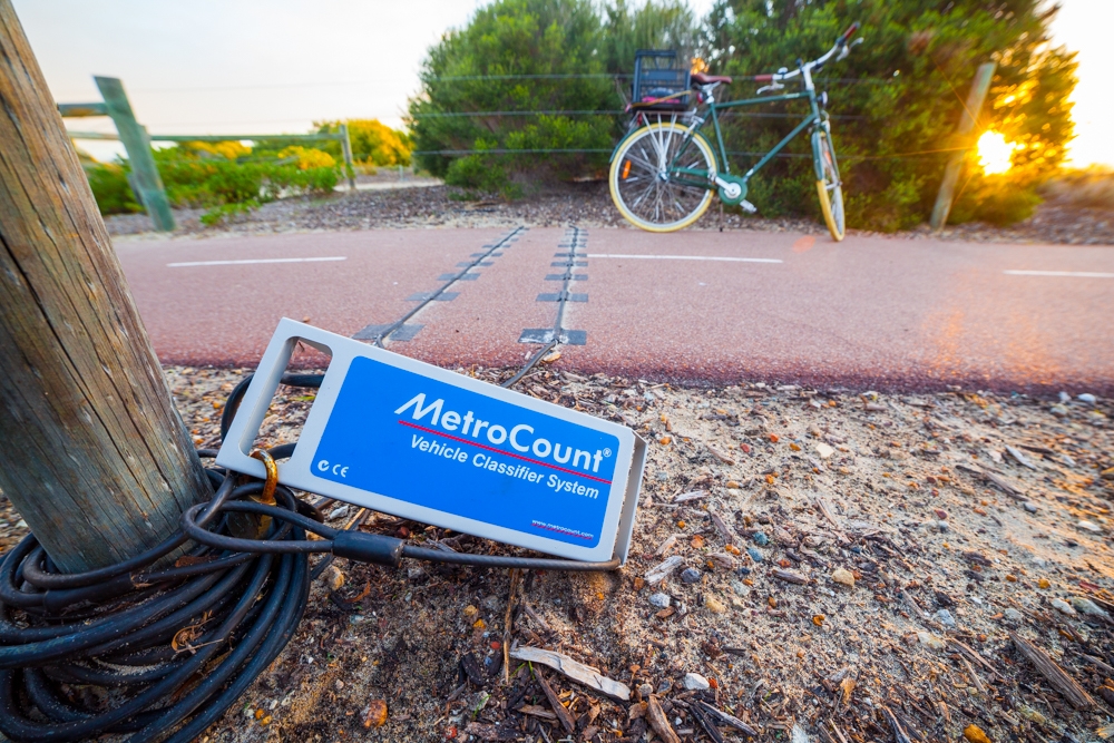 MetroCount - RidePod BT Cyclist counter with tubes